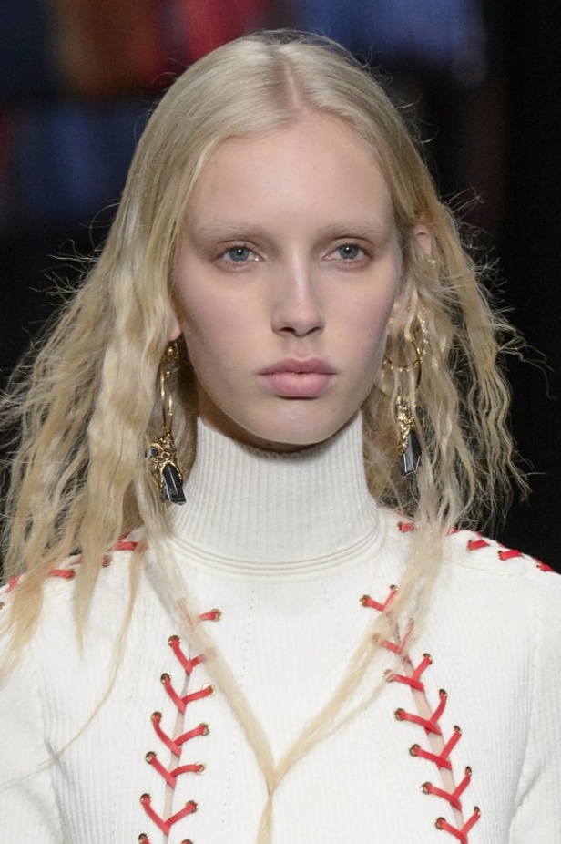 مجموعة الكسندر ماكوين للألبسة الجاهزة لخريف و شتاء 2017