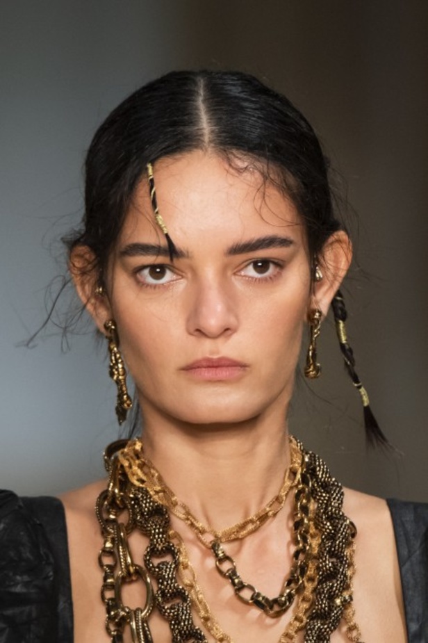 اسبوع الموضة في باريس 2019 مجموعة الملابس الجاهزة من ألكسندر ماكوين لربيع وصيف 2020