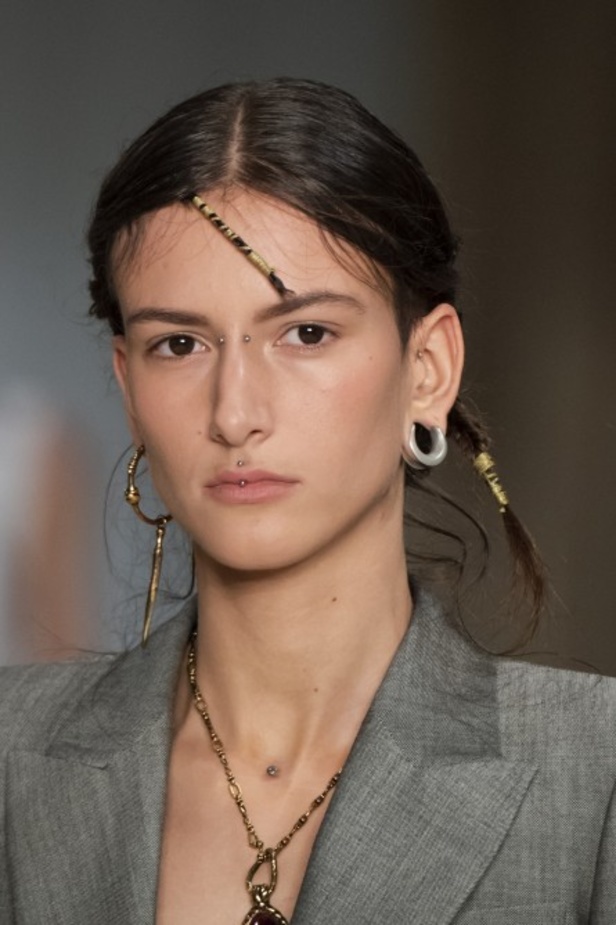 اسبوع الموضة في باريس 2019 مجموعة الملابس الجاهزة من ألكسندر ماكوين لربيع وصيف 2020