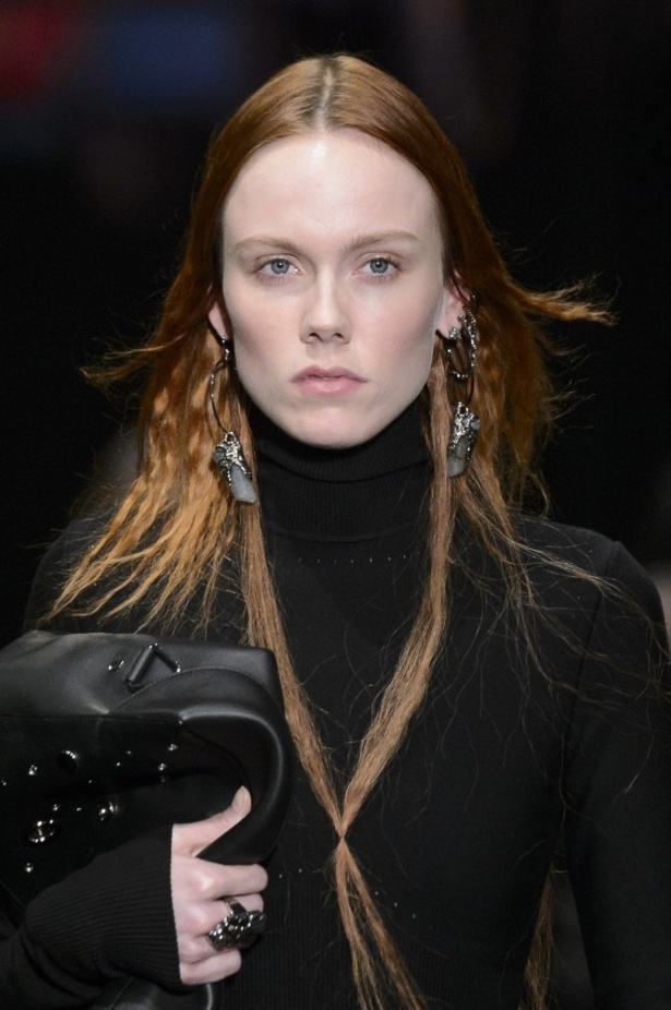 مجموعة الكسندر ماكوين للألبسة الجاهزة لخريف و شتاء 2017