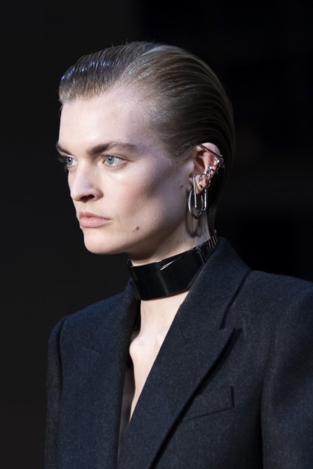 عرض أزياء ألكسندر ماكوين لموسم خريف وشتاء 2019