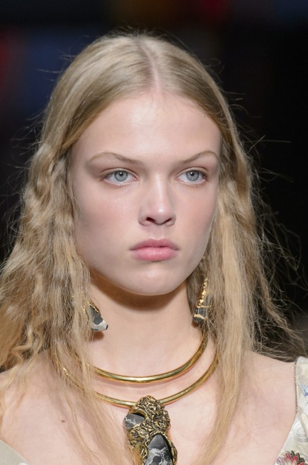 مجموعة الكسندر ماكوين للألبسة الجاهزة لخريف و شتاء 2017