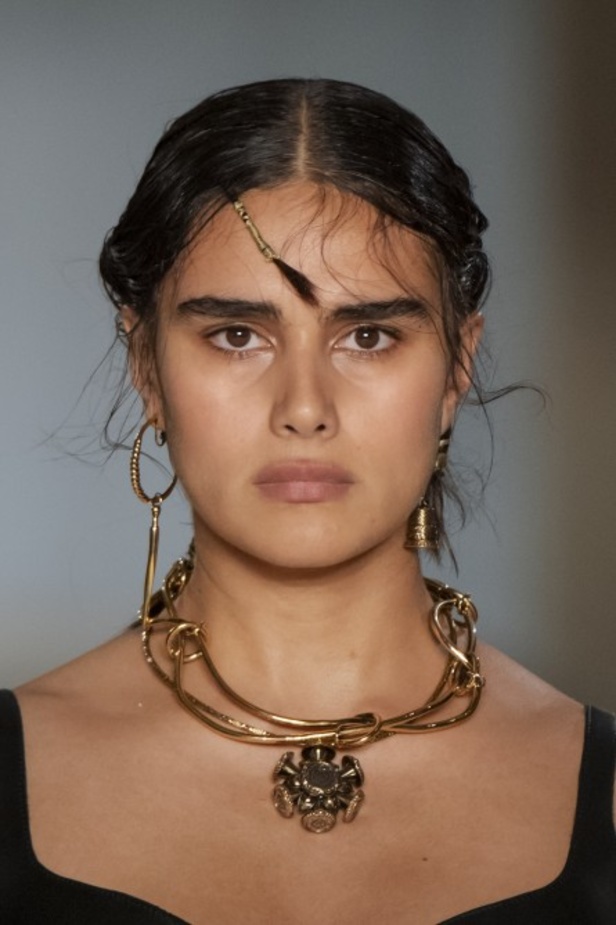 اسبوع الموضة في باريس 2019 مجموعة الملابس الجاهزة من ألكسندر ماكوين لربيع وصيف 2020