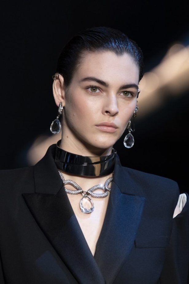 عرض أزياء ألكسندر ماكوين لموسم خريف وشتاء 2019