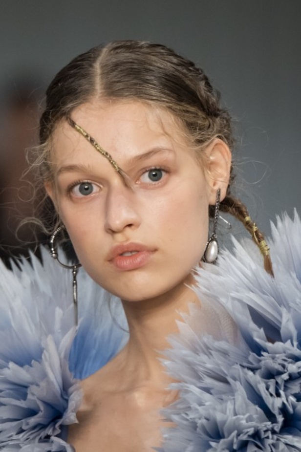 اسبوع الموضة في باريس 2019 مجموعة الملابس الجاهزة من ألكسندر ماكوين لربيع وصيف 2020