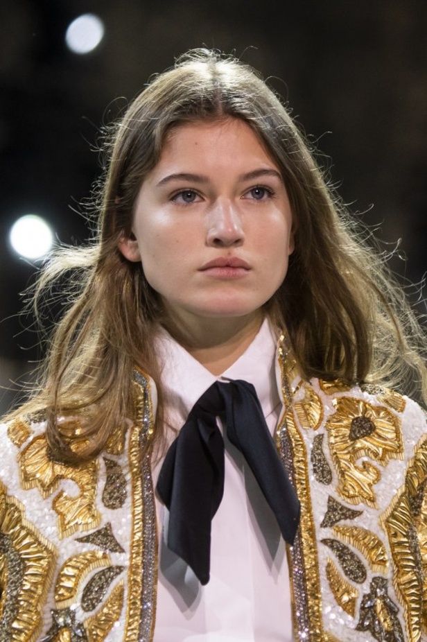 مجموعة الألبسة الراقية من ألكسندر فوتييه لربيع 2019