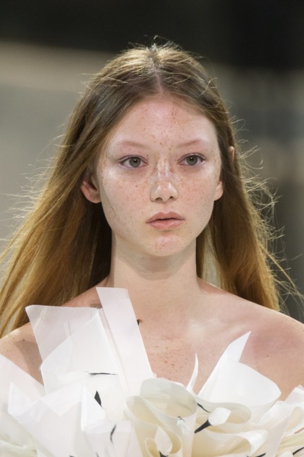 مجموعة الألبسة الراقية من ألكسندر فوتييه لربيع 2019