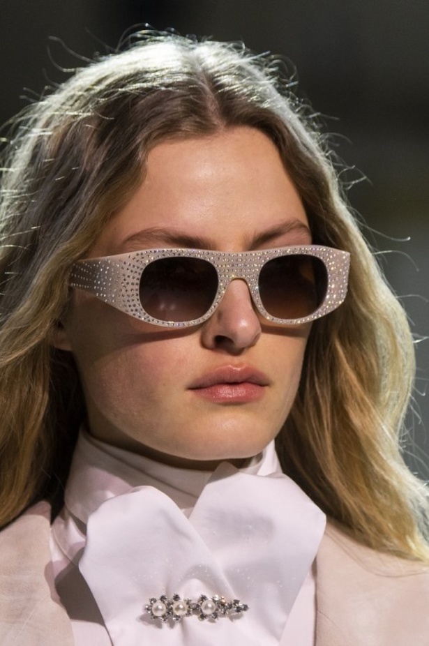 مجموعة الألبسة الراقية من ألكسندر فوتييه لربيع 2019