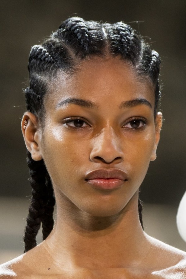 مجموعة الألبسة الراقية من ألكسندر فوتييه لربيع 2019