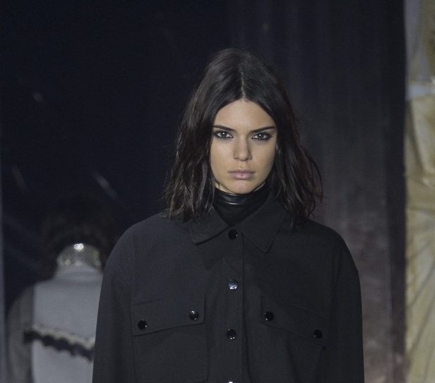 أناقة الأسود مع ألكسندر وانغ لخريف و شتاء 2017