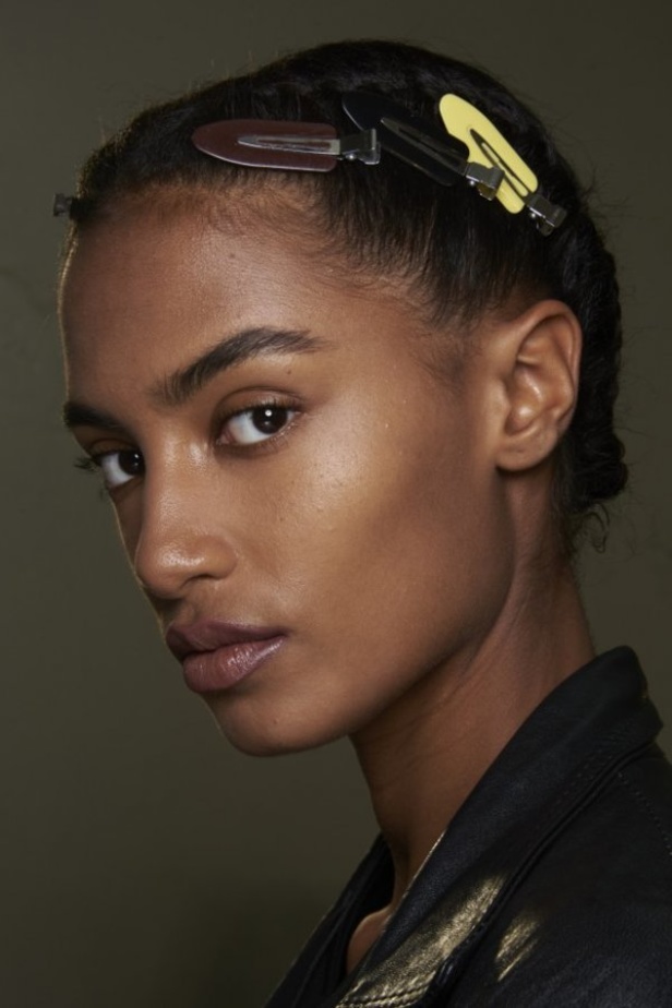 عرض ازياء مجموعة ACNE STUDIOS ربيع وصيف 2021 من اسبوع الموضة في باريس