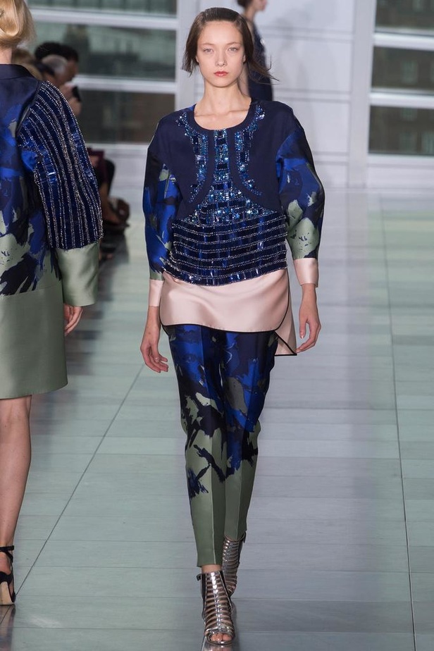 بريق السجادة الحمراء لدى Antonio Berardi في أسبوع لندن