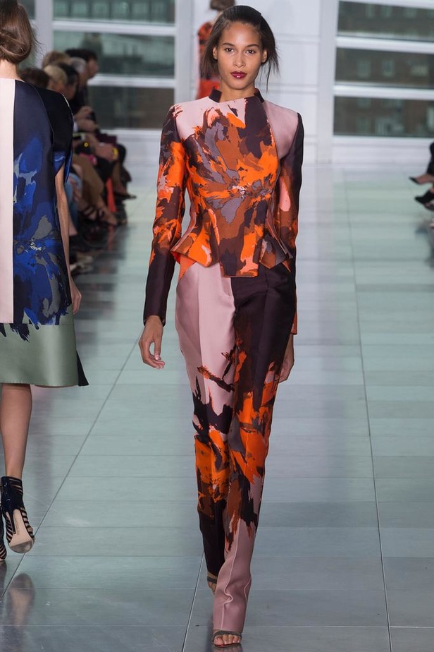 بريق السجادة الحمراء لدى Antonio Berardi في أسبوع لندن