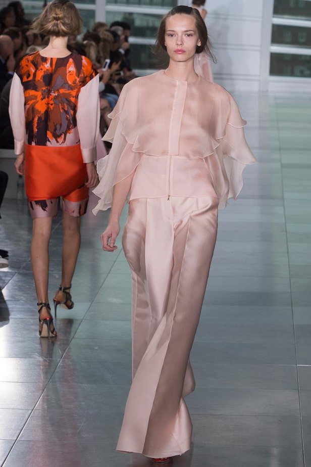 بريق السجادة الحمراء لدى Antonio Berardi في أسبوع لندن