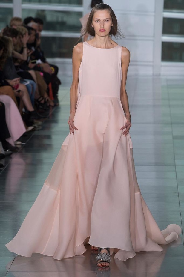 بريق السجادة الحمراء لدى Antonio Berardi في أسبوع لندن