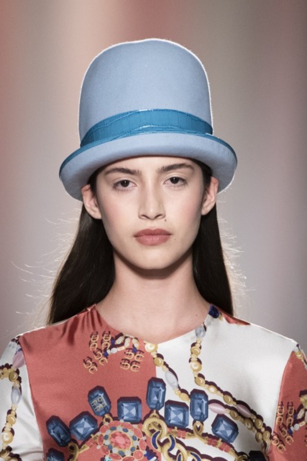 اسبوع الموضة في ميلان 2019 أزياء AIGNER الفاخرة لربيع وصيف 2020