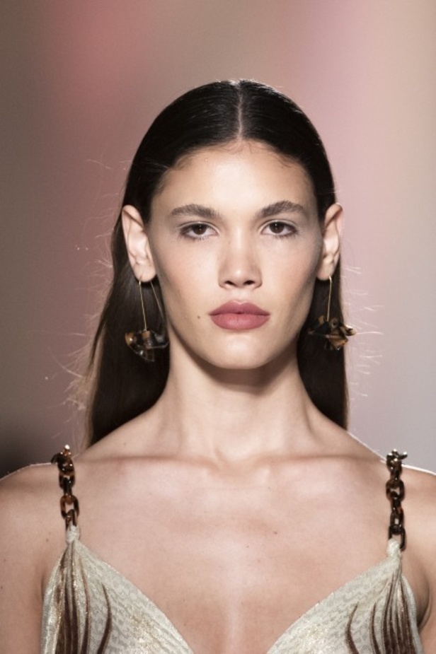 اسبوع الموضة في ميلان 2019 أزياء AIGNER الفاخرة لربيع وصيف 2020