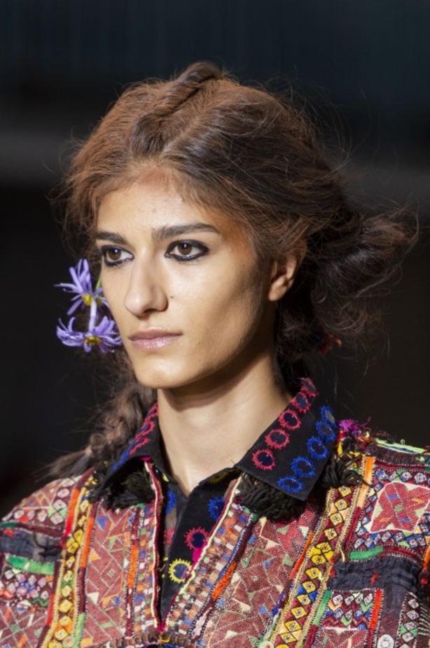 اسبوع الموضة في لندن 2019 مجموعة ASHISH لربيع وصيف 2020