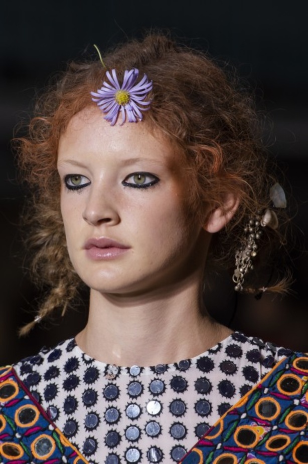 اسبوع الموضة في لندن 2019 مجموعة ASHISH لربيع وصيف 2020