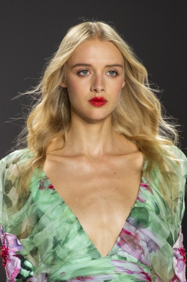 اسبوع الموضة في نيويورك 2019 عرض مجموعة  badgley mischka ربيع وصيف 2020