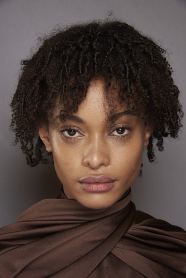 عرض ازياء balmain لخريف وشتاء 2020-2021 مباشرة من باريس