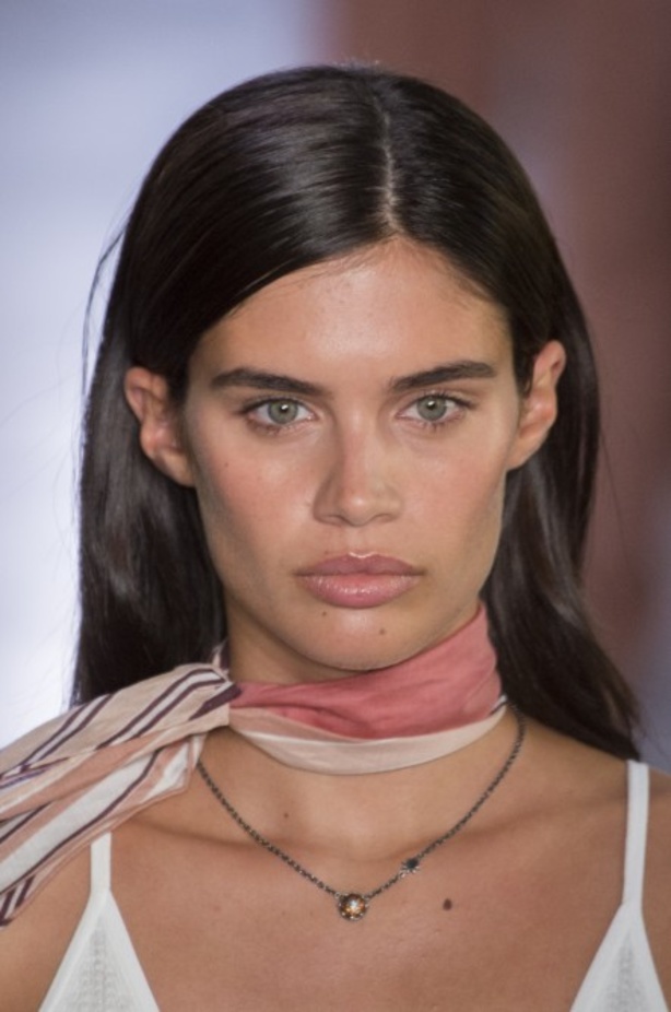 مجموعة “بوتيغا فينيتا” للأزياء لربيع وصيف 2018 !