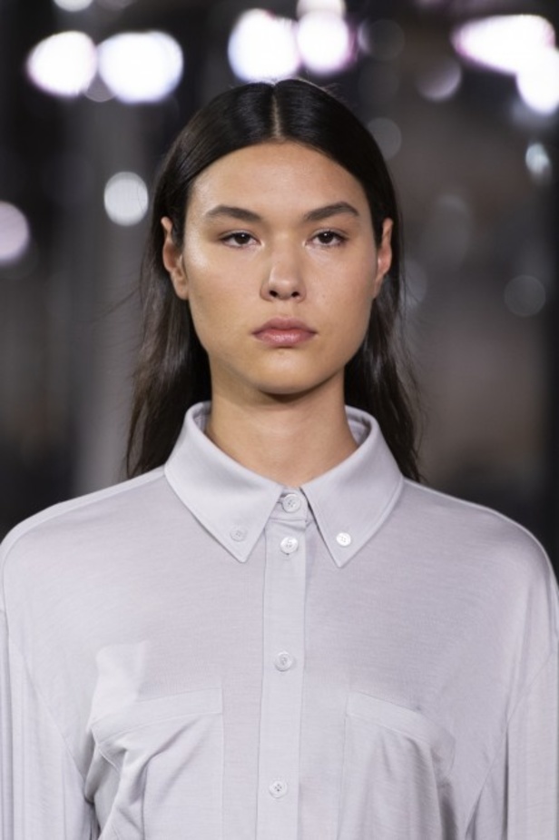 اسبوع الموضة في لندن 2019 عرض أزياء BURBERRY لربيع وصيف 2020