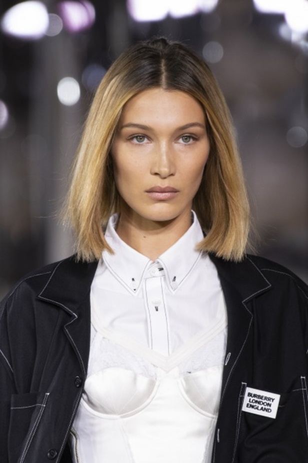 اسبوع الموضة في لندن 2019 عرض أزياء BURBERRY لربيع وصيف 2020