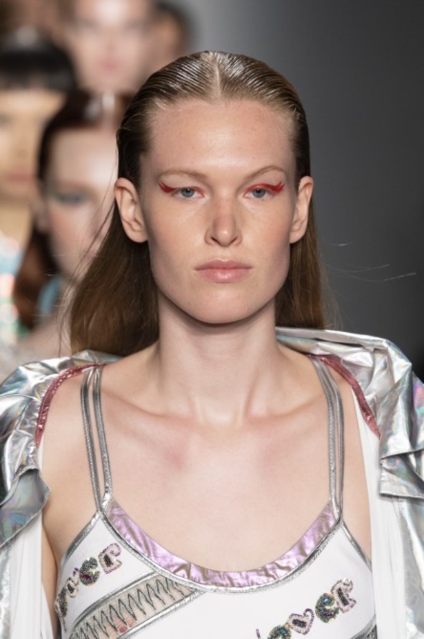 مجموعة Custo Barcelona SS20 تستحدث موضة وحدة الألوان 