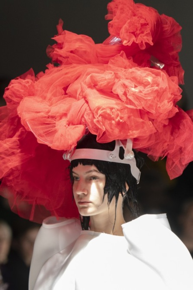 عرض مجموعة Comme Des Garçons  خريف وشتاء 2020 