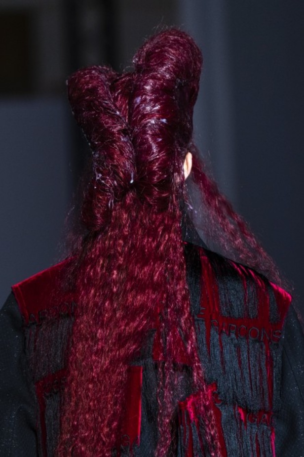 اسبوع الموضة في باريس 2019 مجموعة الملابس الجاهزة من COMME DES GARCONS  لربيع وصيف 2020 ‏