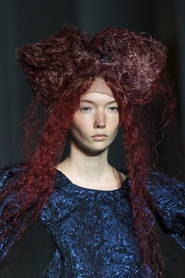 اسبوع الموضة في باريس 2019 مجموعة الملابس الجاهزة من COMME DES GARCONS  لربيع وصيف 2020 ‏