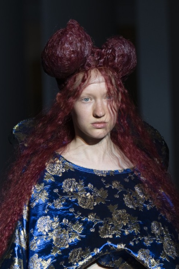 اسبوع الموضة في باريس 2019 مجموعة الملابس الجاهزة من COMME DES GARCONS  لربيع وصيف 2020 ‏