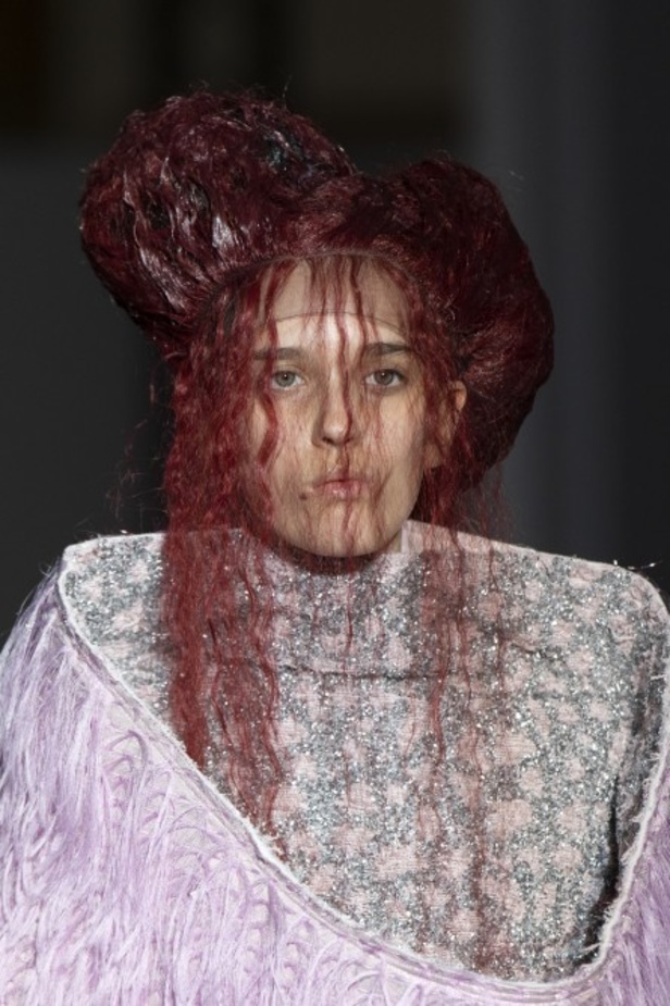 اسبوع الموضة في باريس 2019 مجموعة الملابس الجاهزة من COMME DES GARCONS  لربيع وصيف 2020 ‏