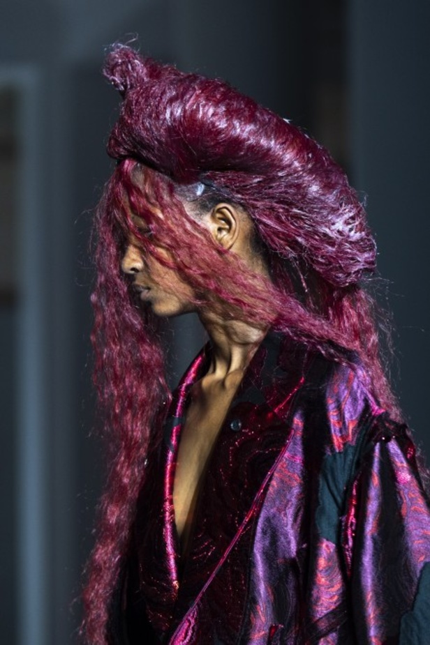 اسبوع الموضة في باريس 2019 مجموعة الملابس الجاهزة من COMME DES GARCONS  لربيع وصيف 2020 ‏