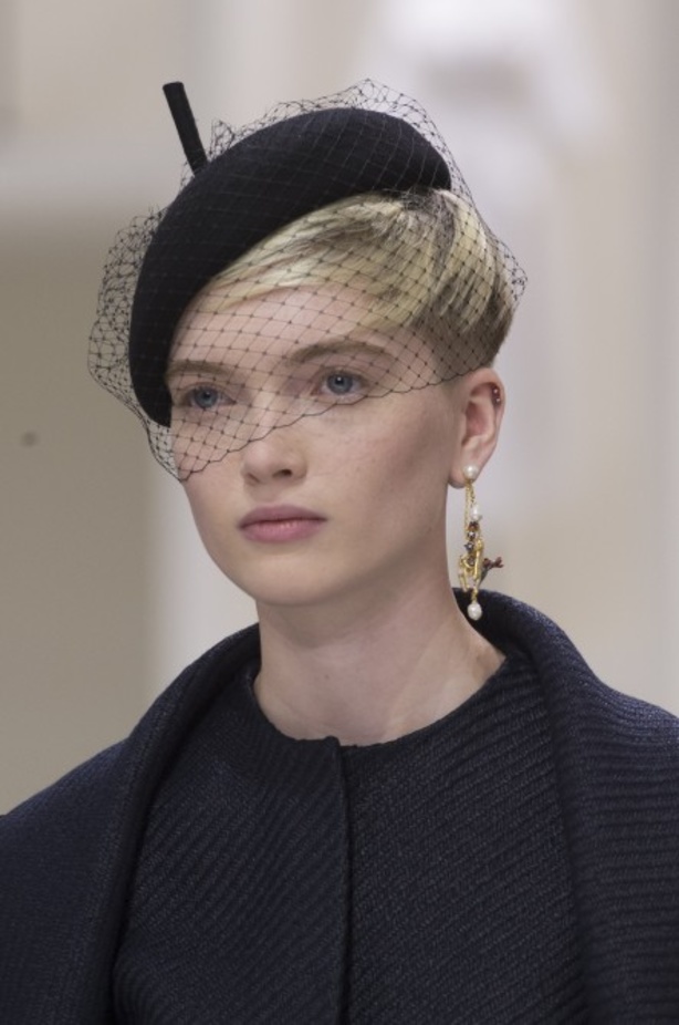 الأنوثة والأناقة.. عنوانا مجموعة دار Dior للهوت كوتور لخريف وشتاء 2018 - 2019 