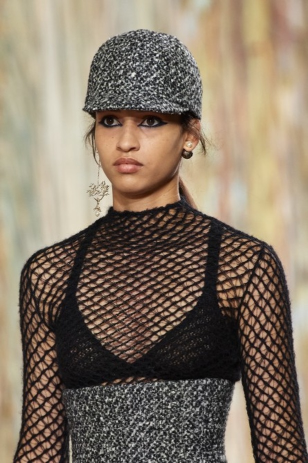 عرض أزياء ديور Dior للتصاميم الراقية لموسم خريف وشتاء 2021-2022