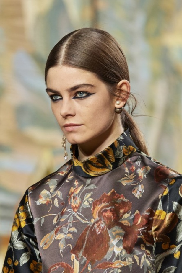 عرض أزياء ديور Dior للتصاميم الراقية لموسم خريف وشتاء 2021-2022