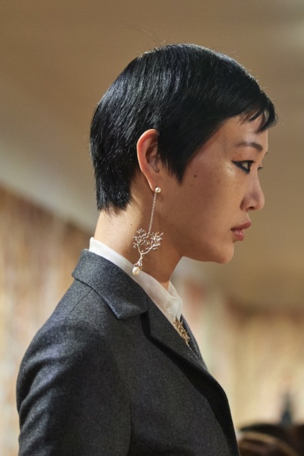 عرض أزياء ديور Dior للتصاميم الراقية لموسم خريف وشتاء 2021-2022