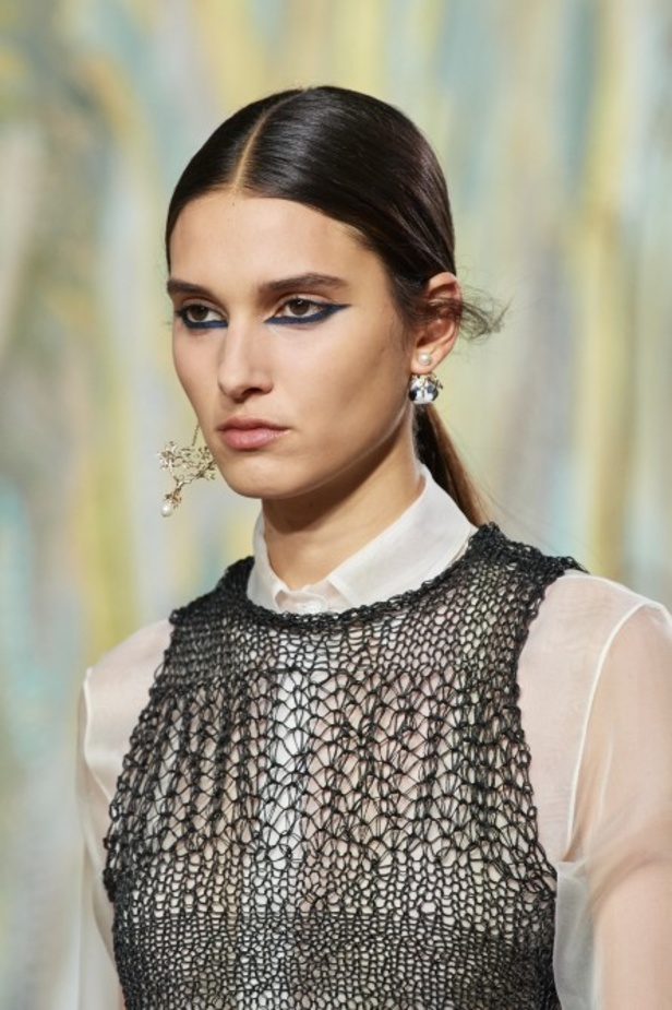 عرض أزياء ديور Dior للتصاميم الراقية لموسم خريف وشتاء 2021-2022