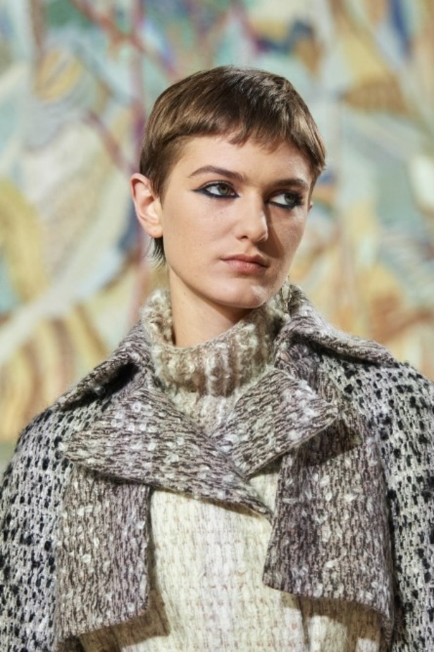 عرض أزياء ديور Dior للتصاميم الراقية لموسم خريف وشتاء 2021-2022