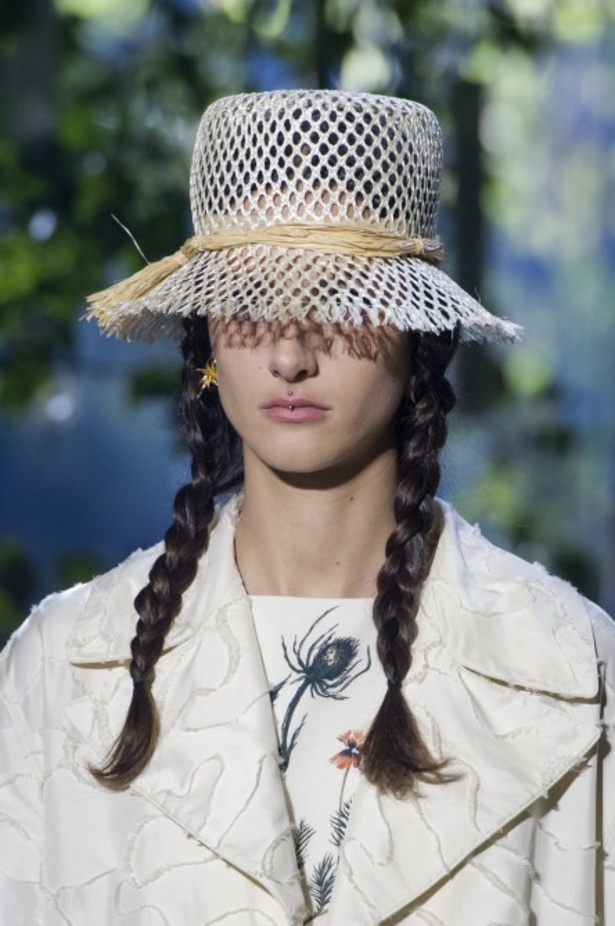 اسبوع الموضة في باريس 2019 ازياء MAISON DIOR الفاخرة لربيع وصيف 2020