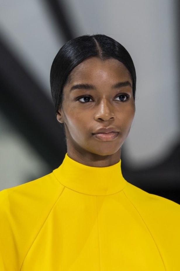 فساتين كارولينا هيريرا لخريف وشتاء 2020-2021 من اسبوع الموضة في نيويورك