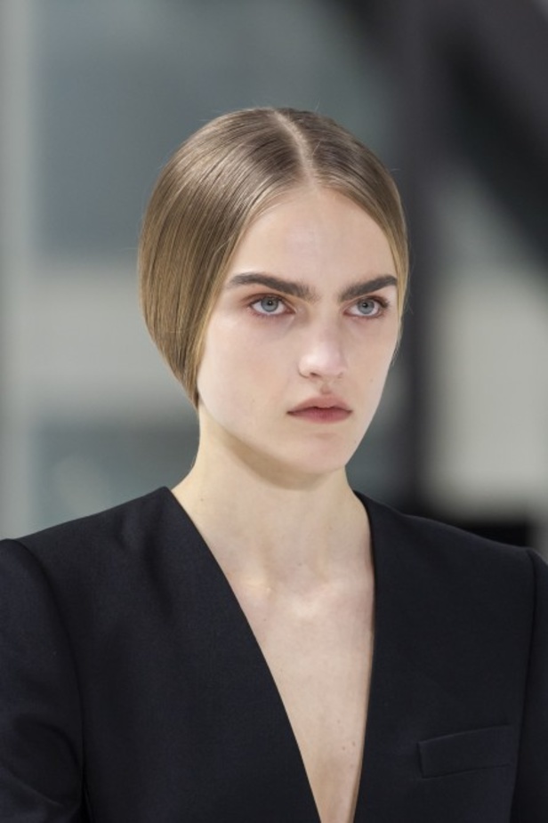 فساتين كارولينا هيريرا لخريف وشتاء 2020-2021 من اسبوع الموضة في نيويورك