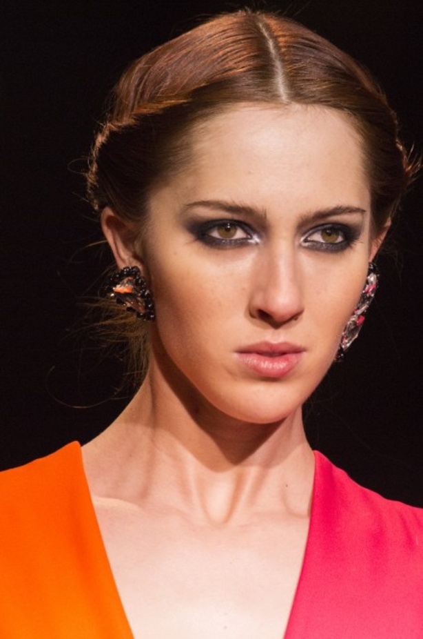 أزياء مفعمة بالألوان خلال عرض Carolina Herrera