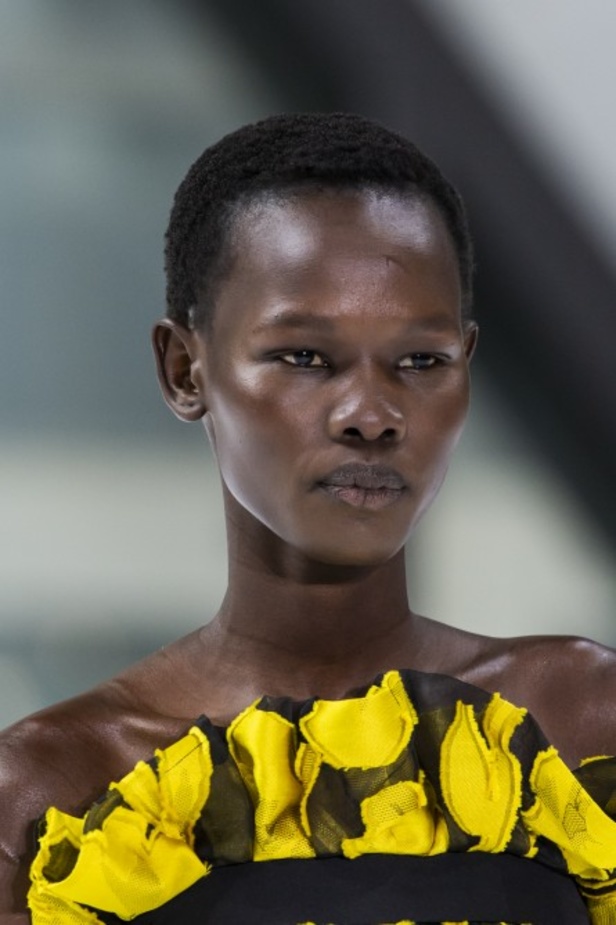 فساتين كارولينا هيريرا لخريف وشتاء 2020-2021 من اسبوع الموضة في نيويورك