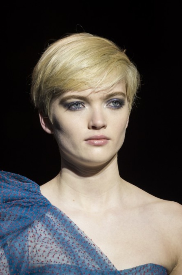 أزياء مفعمة بالألوان خلال عرض Carolina Herrera