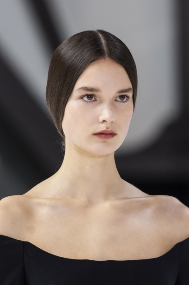 فساتين كارولينا هيريرا لخريف وشتاء 2020-2021 من اسبوع الموضة في نيويورك