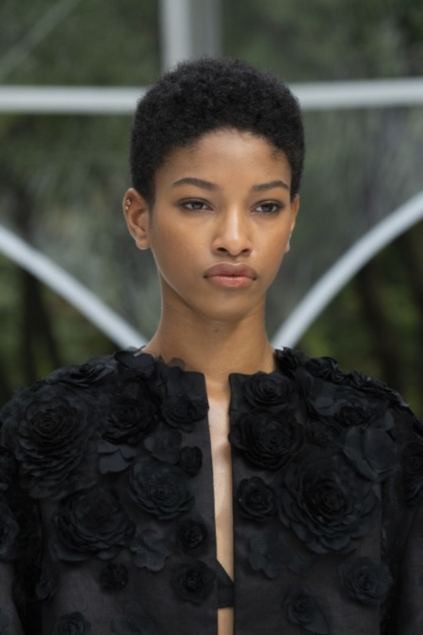 عرض أزياء كارولينا هيريرا لموسم ربيع وصيف 2020