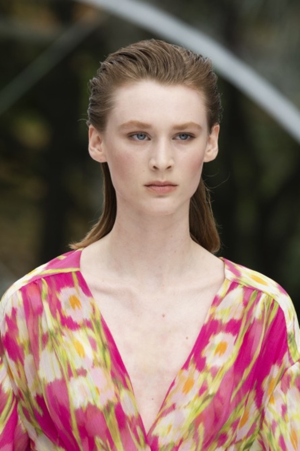 عرض أزياء كارولينا هيريرا لموسم ربيع وصيف 2020